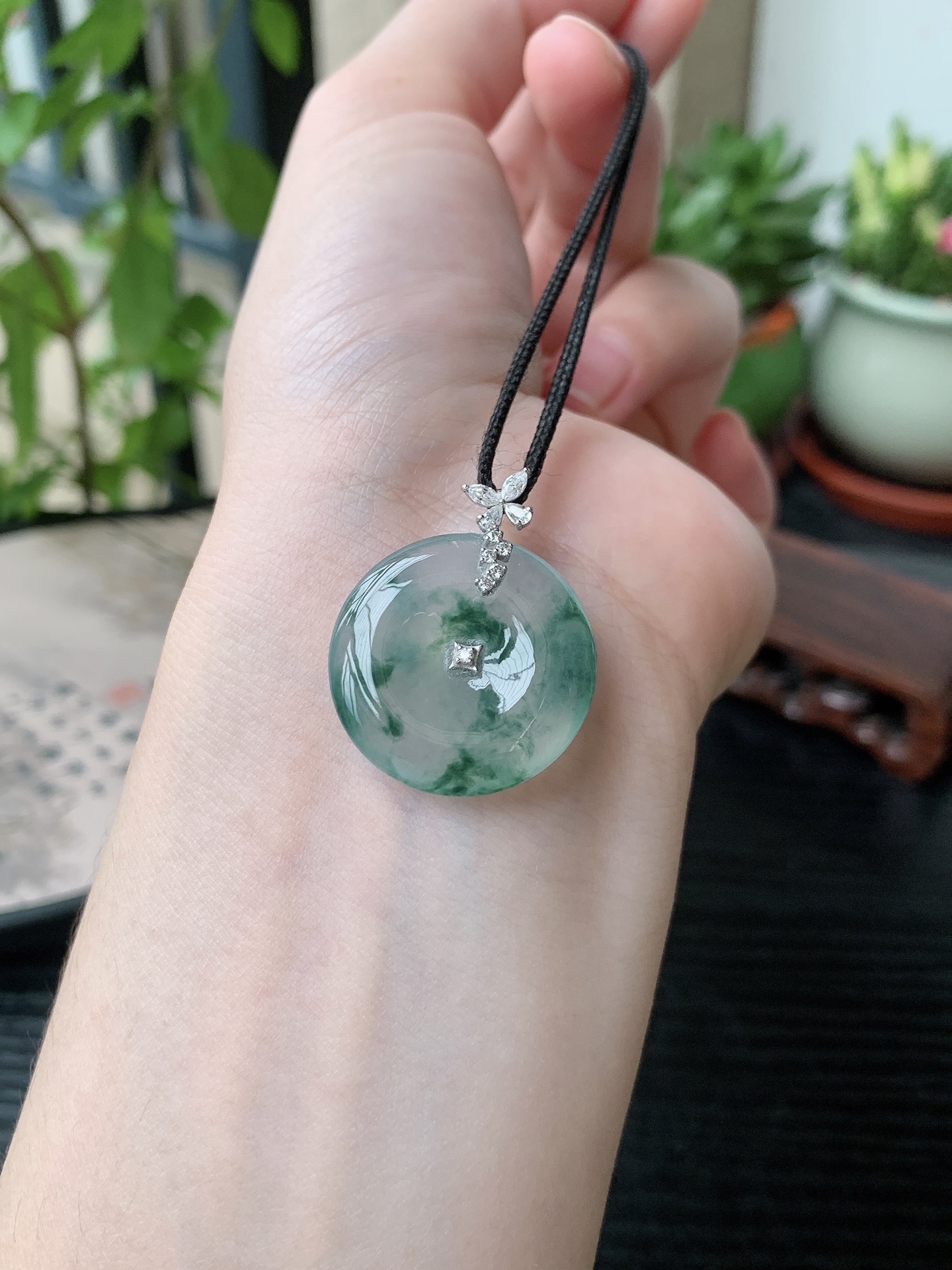 18k金镶嵌老坑冰种胶感飘蓝花平安扣吊坠,裸石尺寸:23.8-4.9mm