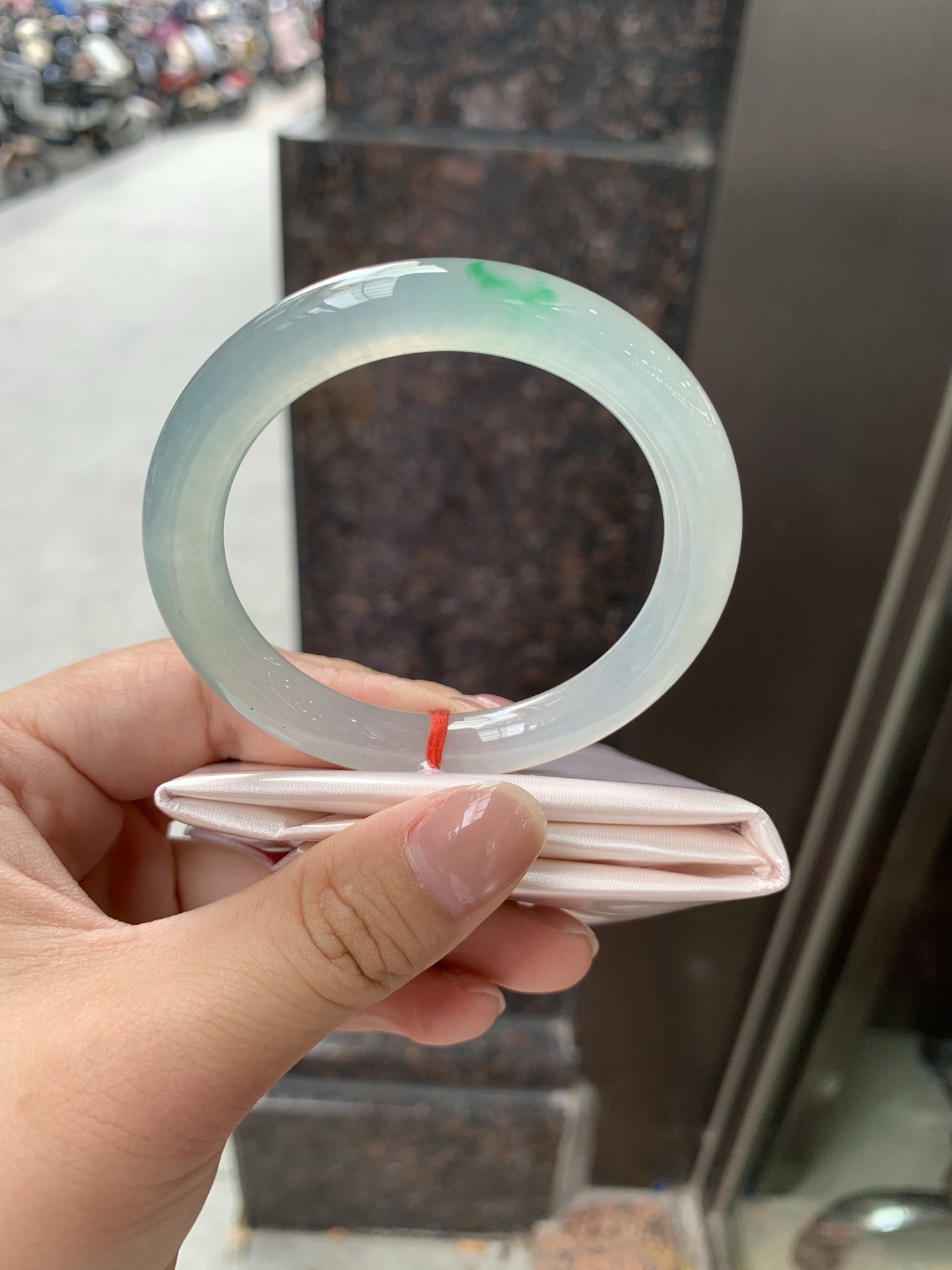 冰绿圆条，51.5-8.3-8.6，0805-N1295，无裂，底妆冰润清透，鲜艳的阳绿色花娇艳迷人