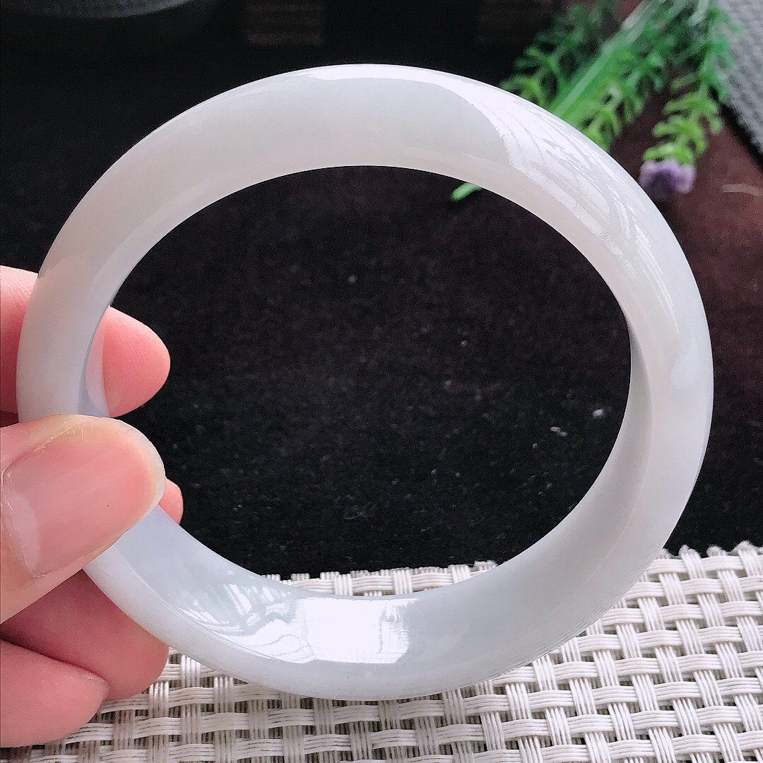 实拍A货翡翠62.5/16.3/8.8大圈口老坑温润白净手镯宽边玉镯平安镯百搭