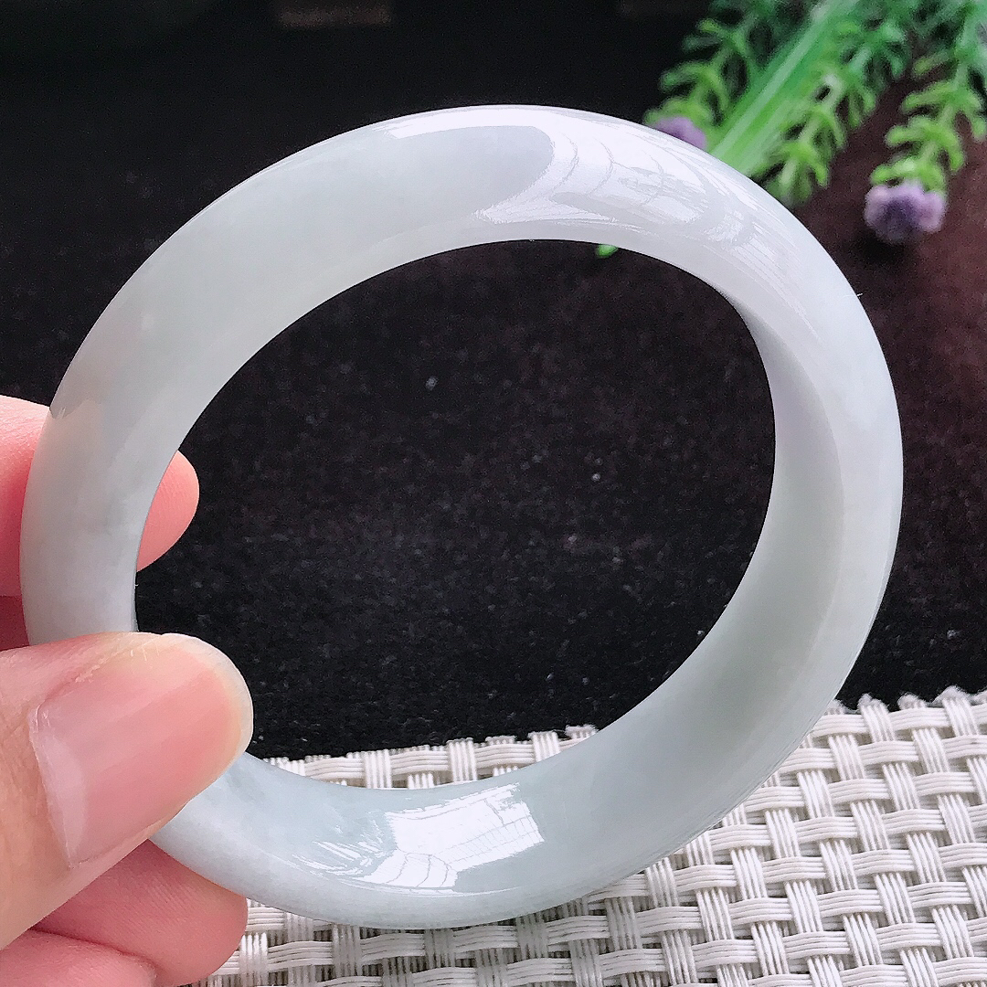 实拍A货翡翠56.8/15.8/8.6老坑秀气温润手镯宽边玉镯平安镯百搭