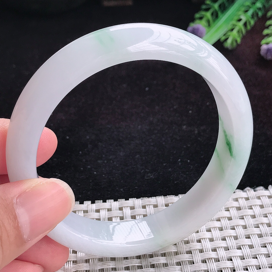 实拍A货翡翠59/13.5/8.3老坑冰润飘花手镯宽边玉镯平安镯百搭