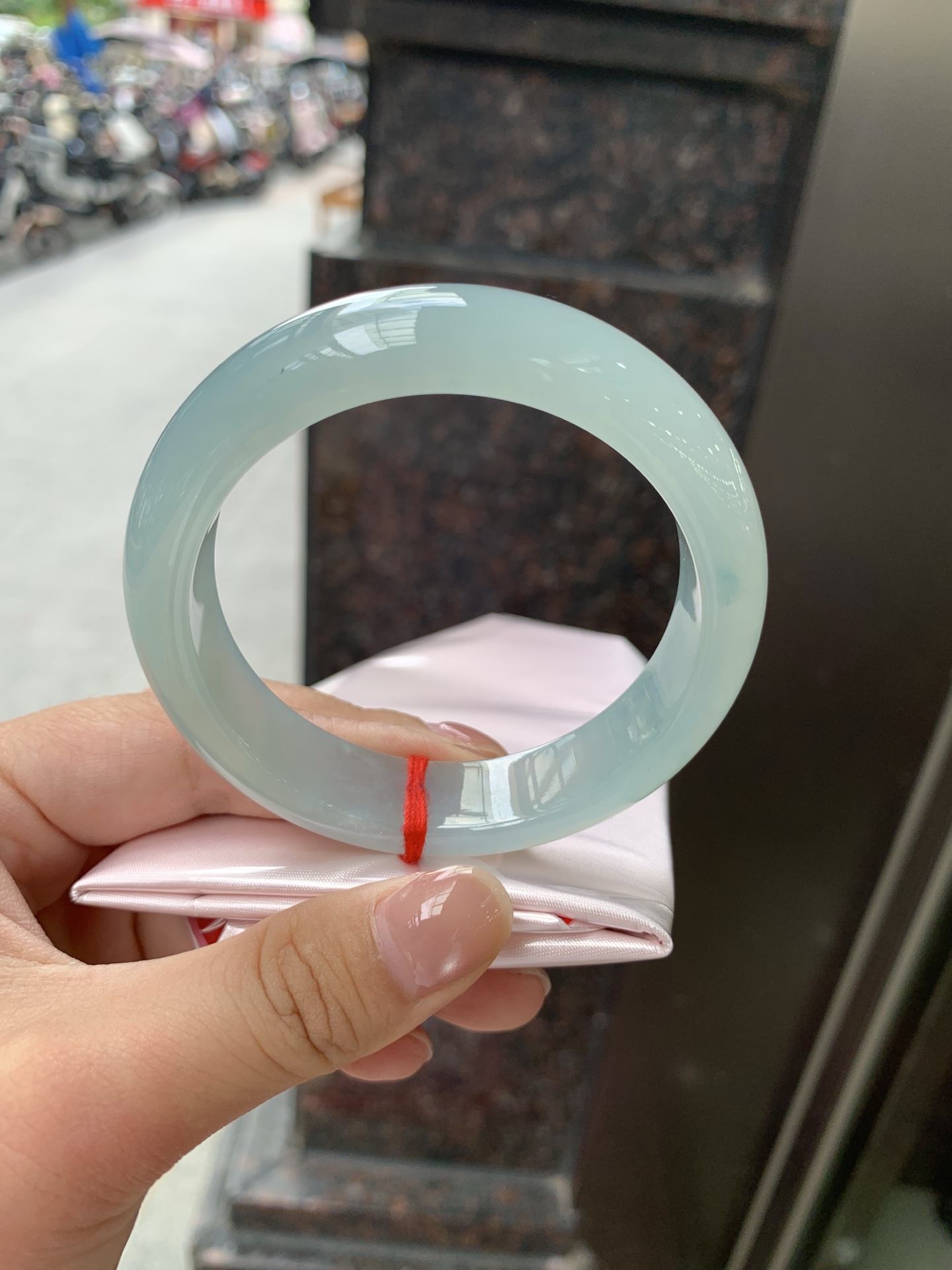 冰蓝正圈, 0805-N1296-2, 无裂，底妆冰润，千变万化的冰晴蓝底色，拥有海的颜色，却散发着
