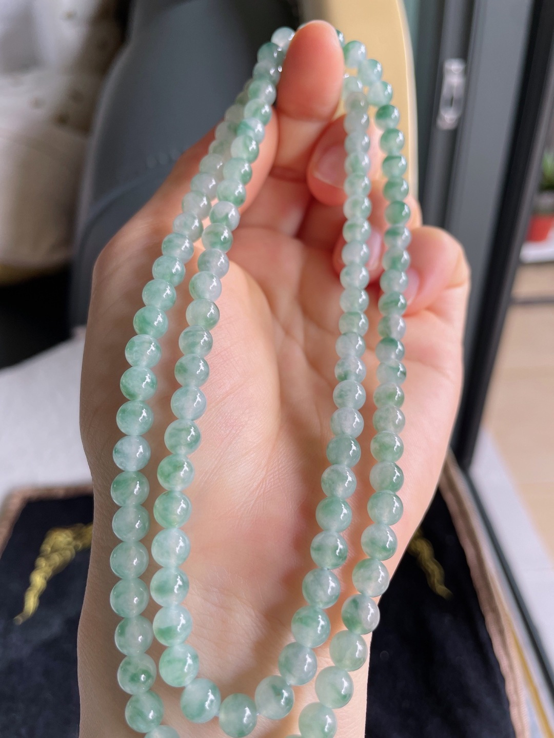️，缅甸天然翡翠A货，冰飘花珠链，尺寸：5.8mm108颗。【编2866】