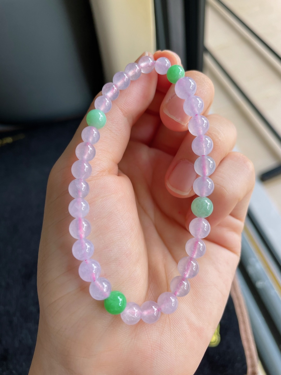 缅甸天然翡翠A货，冰紫双彩手串，尺寸：6.8mm。