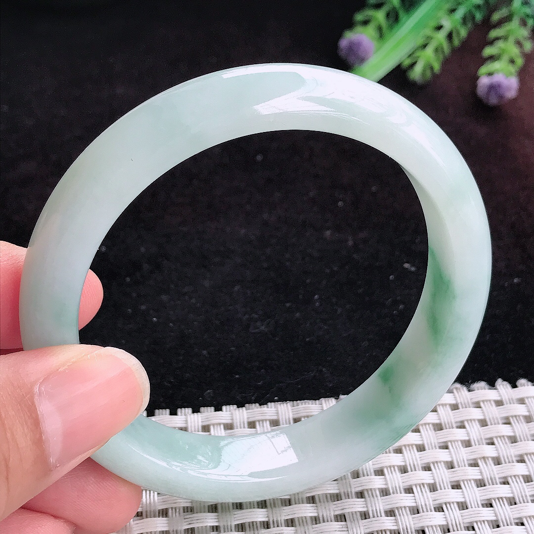 实拍A货翡翠57.5/12.6/8.3老坑秀气温润飘花手镯宽边玉镯平安镯百搭