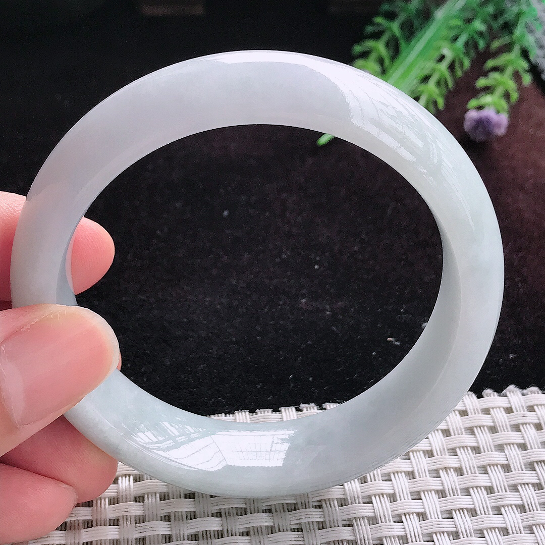 实拍A货翡翠56.8/15.8/8.6老坑秀气温润手镯宽边玉镯平安镯百搭