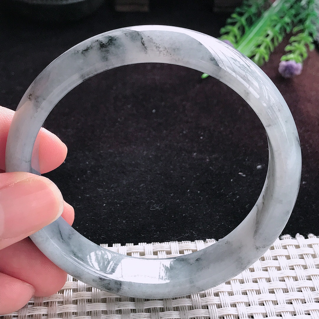 实拍A货翡翠63.5/14.7/7.8大圈口老坑精美特色乌鸡飘花手镯宽边玉镯平安镯百搭