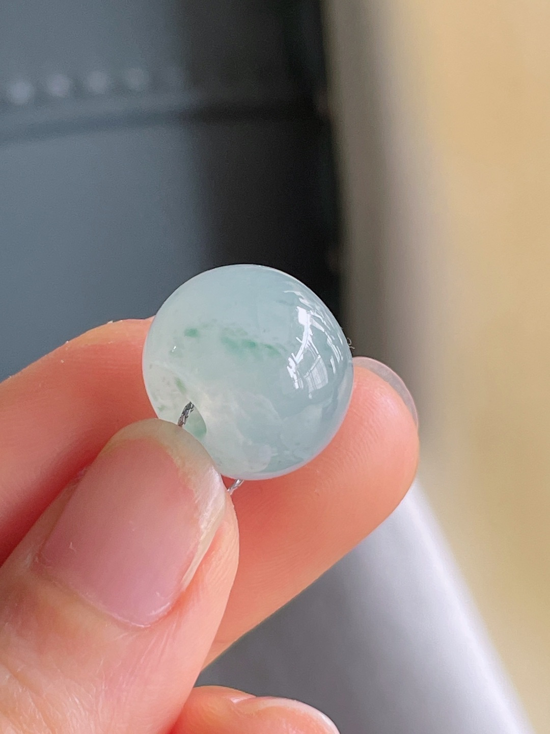 天然翡翠A货，冰飘花路路通单珠，尺寸：16-12mm。【编4044】