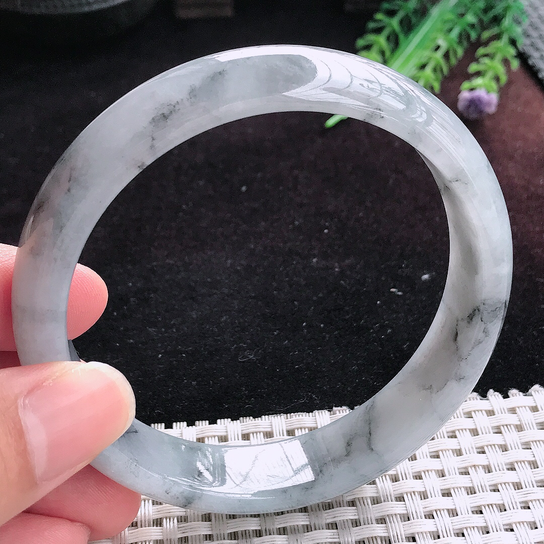 实拍A货翡翠63.5/14.7/7.8大圈口老坑精美特色乌鸡飘花手镯宽边玉镯平安镯百搭