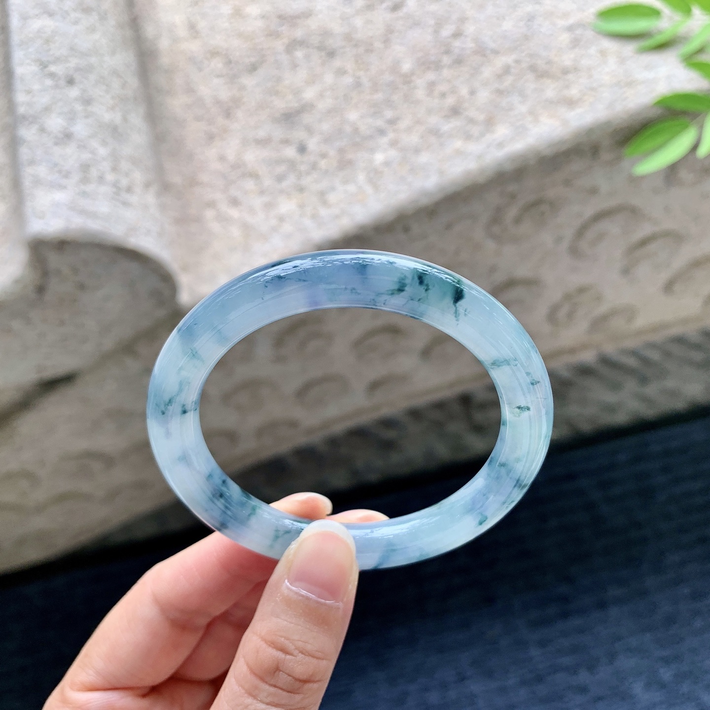 圆条51 52，圈口52.8/8.7/8.6，编码HD080606，冰糯紫罗兰飘花，水润，种老，细腻，无裂。