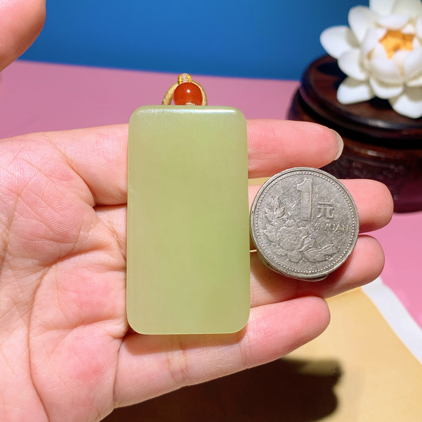 新疆和田玉若羌黄口料普贤观音挂件 尺寸50/27/9重35.5克，玉质细腻油润 底色纯净 脂粉好，品质好！lt260805