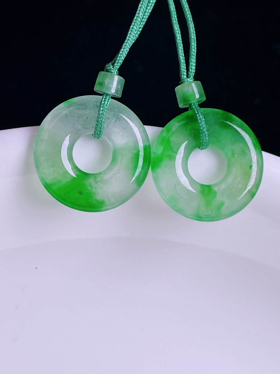 ️冰绿耳坠，老种起光，细底通透，尺寸：12/2mm0705
