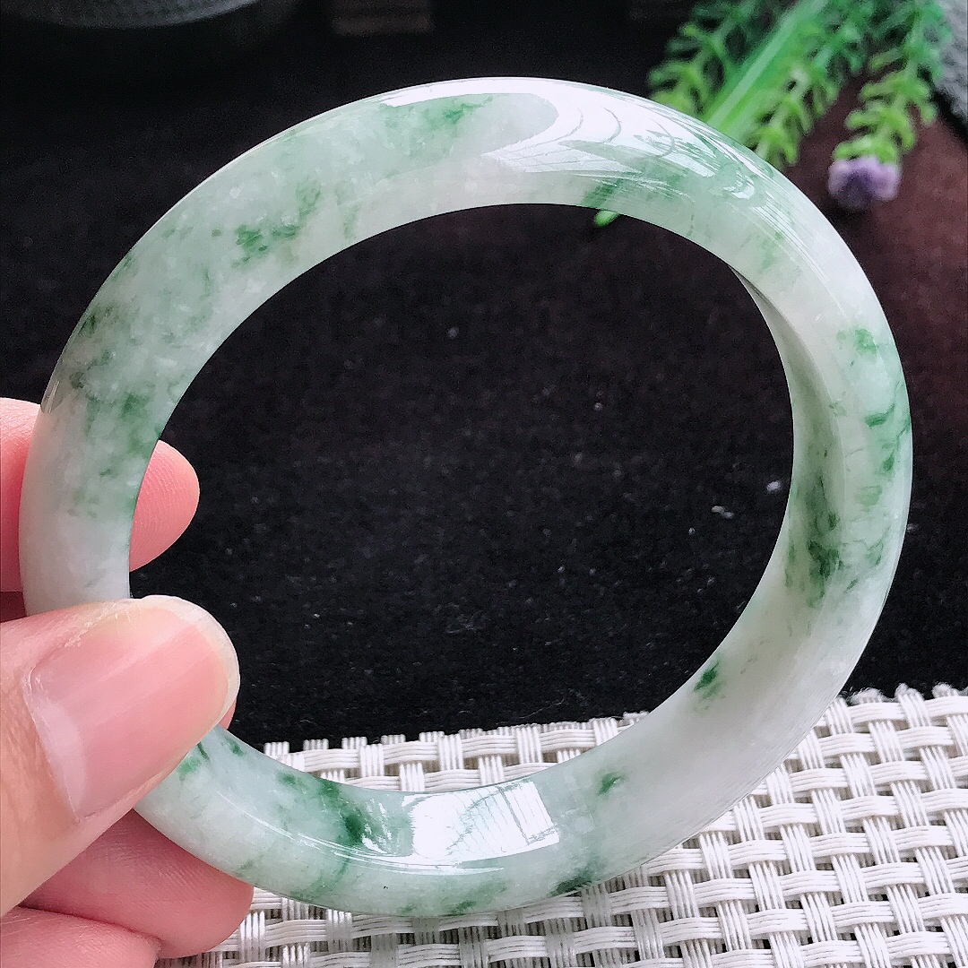 实拍A货翡翠62/13.2/8.7大圈口老坑精美冰润飘花手镯宽边玉镯平安镯百搭