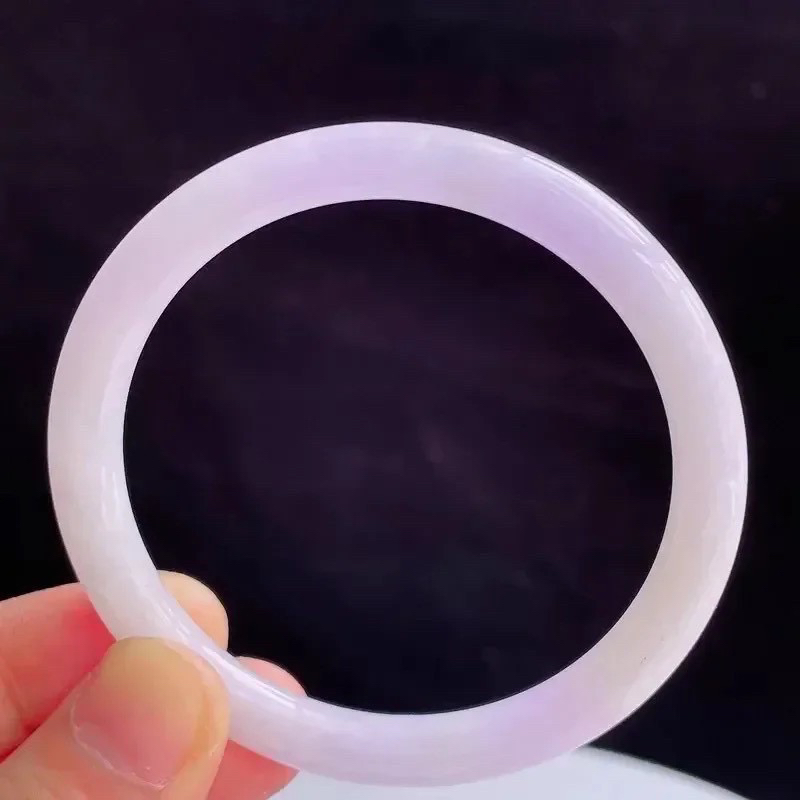 55.6mm自然光拍摄天然翡翠A货紫罗兰好种水圆条手镯 24.84克