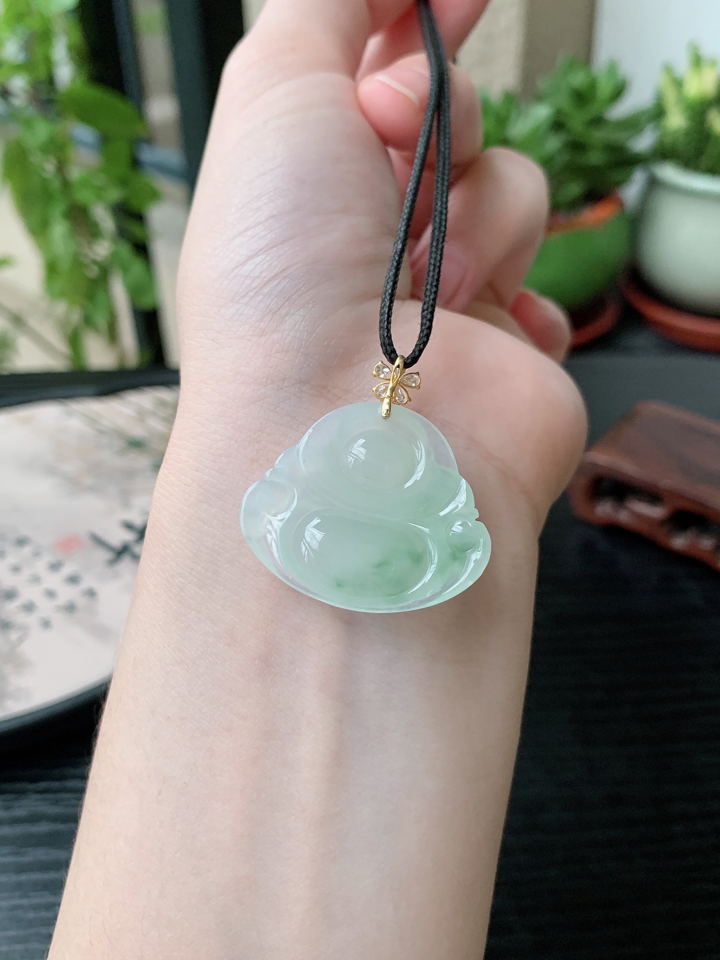 18k金镶嵌老坑冰种胶感飘花佛公吊坠,裸石尺寸:25.3-30-5.8mm