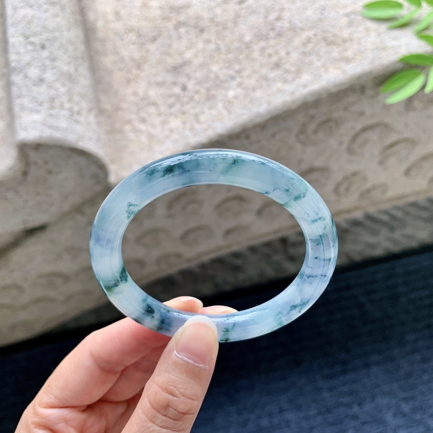 圆条51 52，圈口52.8/8.7/8.6，编码HD080606，冰糯紫罗兰飘花，水润，种老，细腻，无裂。