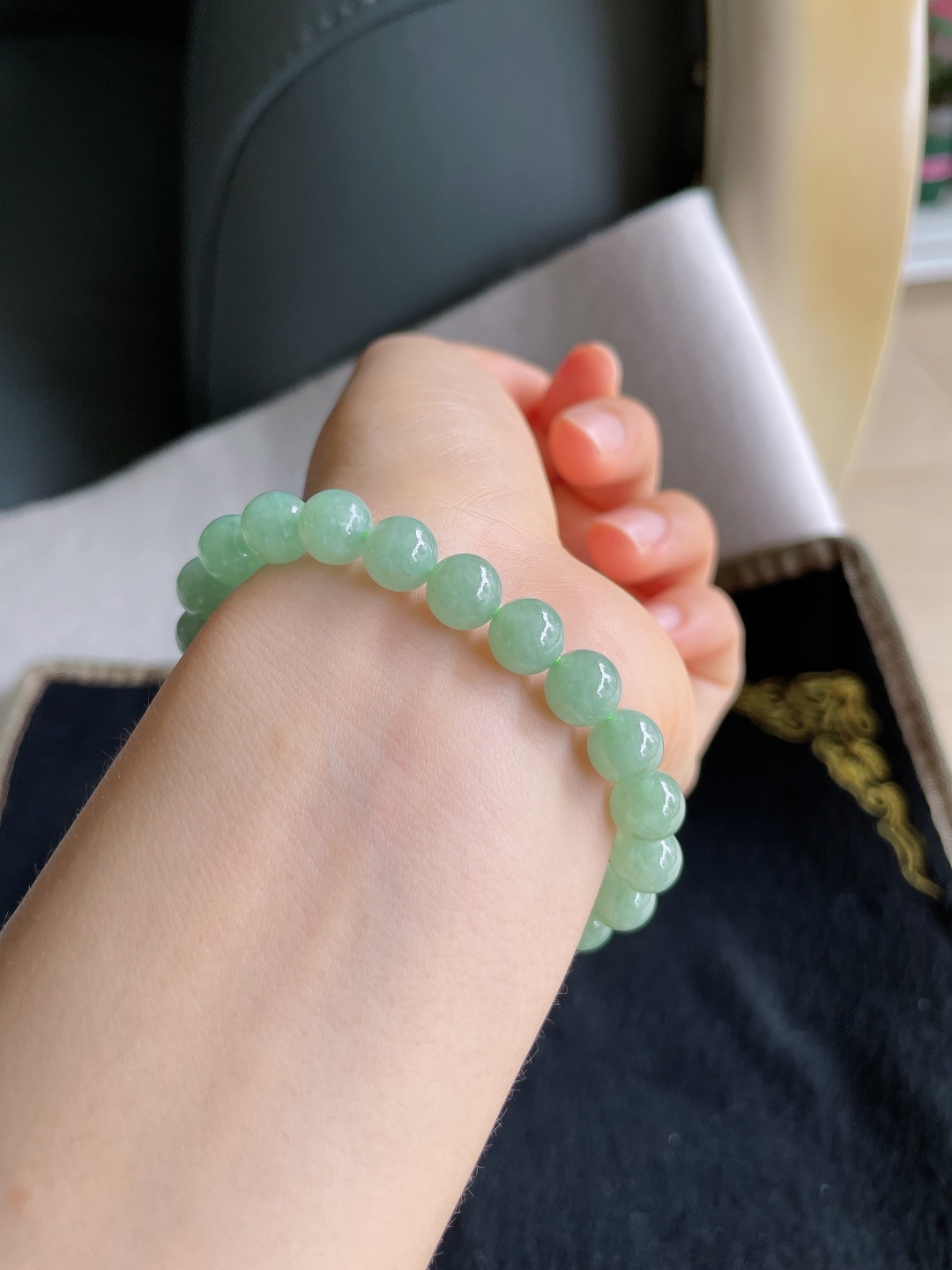 缅甸天然翡翠A货，冰满绿冰绿手串，尺寸：8mm。【编3546】