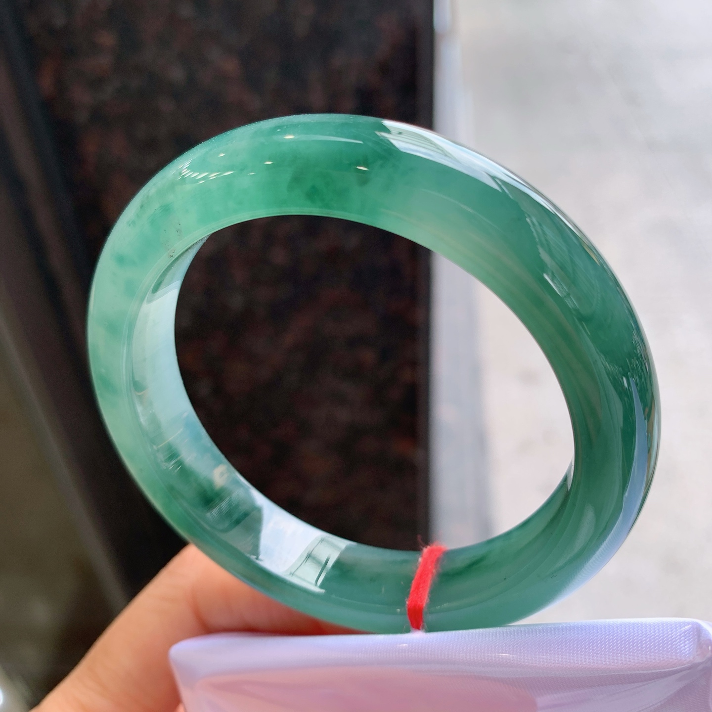 正圈冰油飘花，无裂，细腻