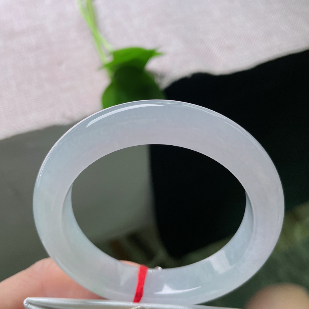 56.2/12.4/9.9，冰紫正圈，干净清润，种老，仿佛将细碎的冰棱与柔美的紫韵融合，无裂，ss55612a