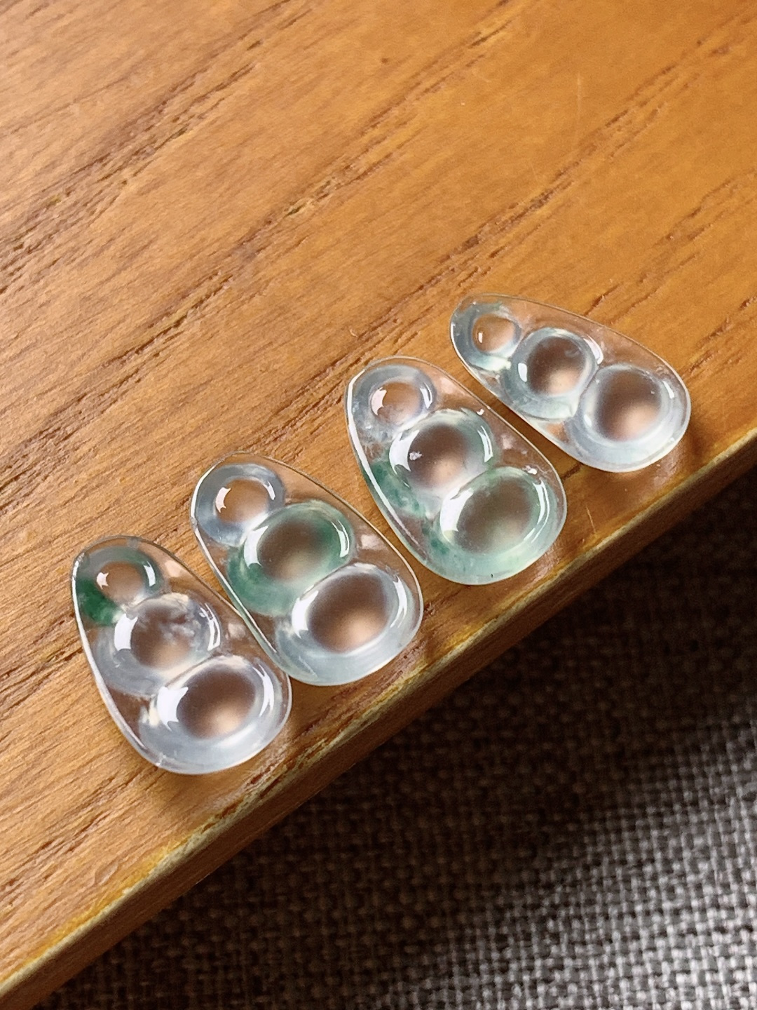 冰种飘花福豆一手，水润种老 0805 尺寸12.1*7.5*2.7/12*7.5*2.7