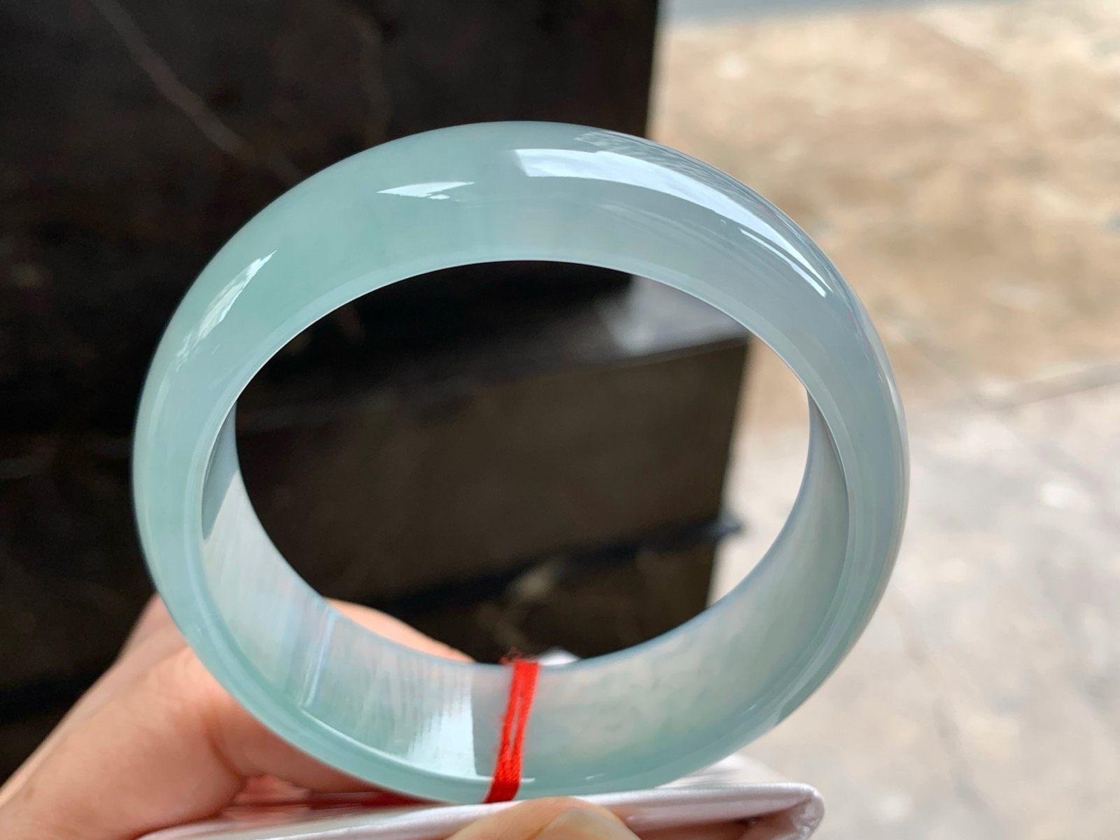 61-19.6-8
冰种宽版手镯^_^荧光十足