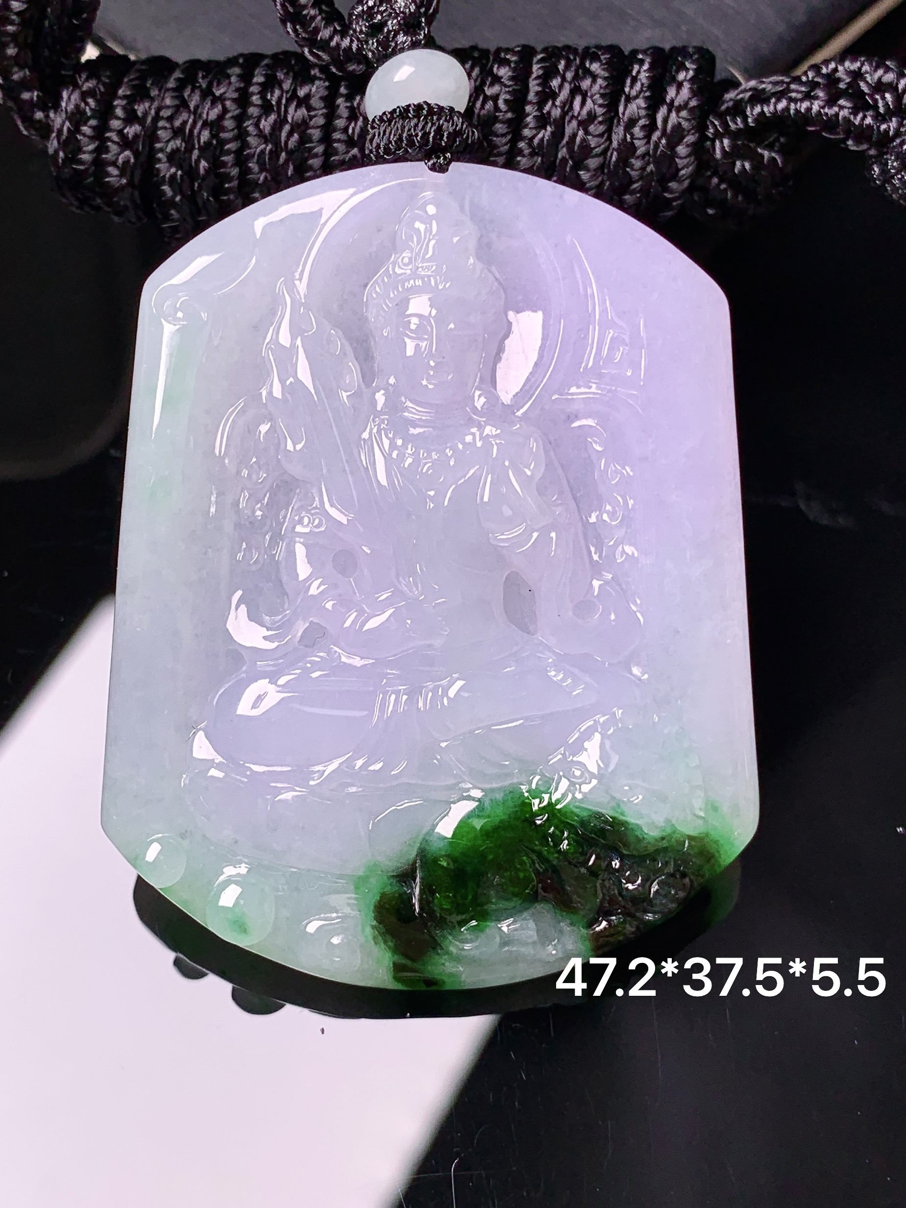 飘绿观音菩萨吊坠 玉质细腻 色泽艳丽清新 水润亮眼 整体尺寸47.2*37.5*5.5 w1