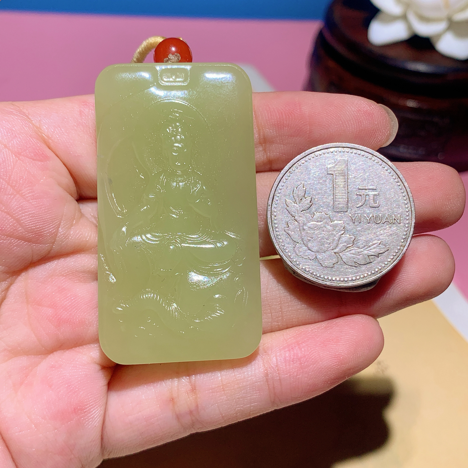 新疆和田玉若羌黄口料普贤观音挂件 尺寸50/27/9重35.5克，玉质细腻油润 底色纯净 脂粉好，品质好！lt260805