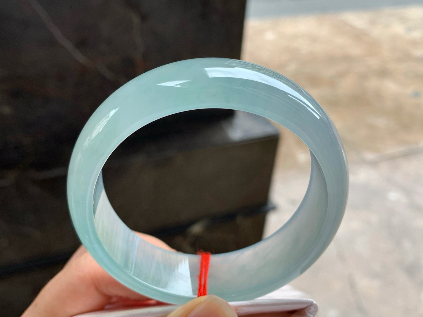 61-19.6-8
冰种宽版手镯^_^荧光十足