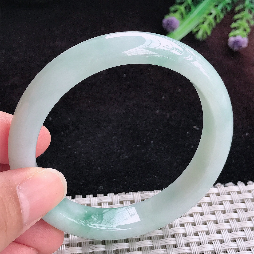 实拍A货翡翠57.5/12.6/8.3老坑秀气温润飘花手镯宽边玉镯平安镯百搭