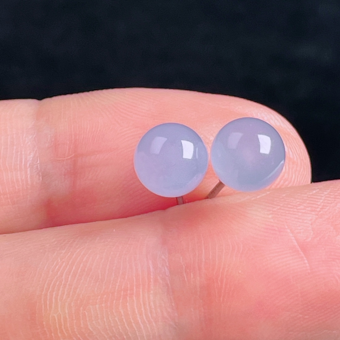 ️冰紫耳钉，老种起光，细底通透，尺寸：裸石7.3mm