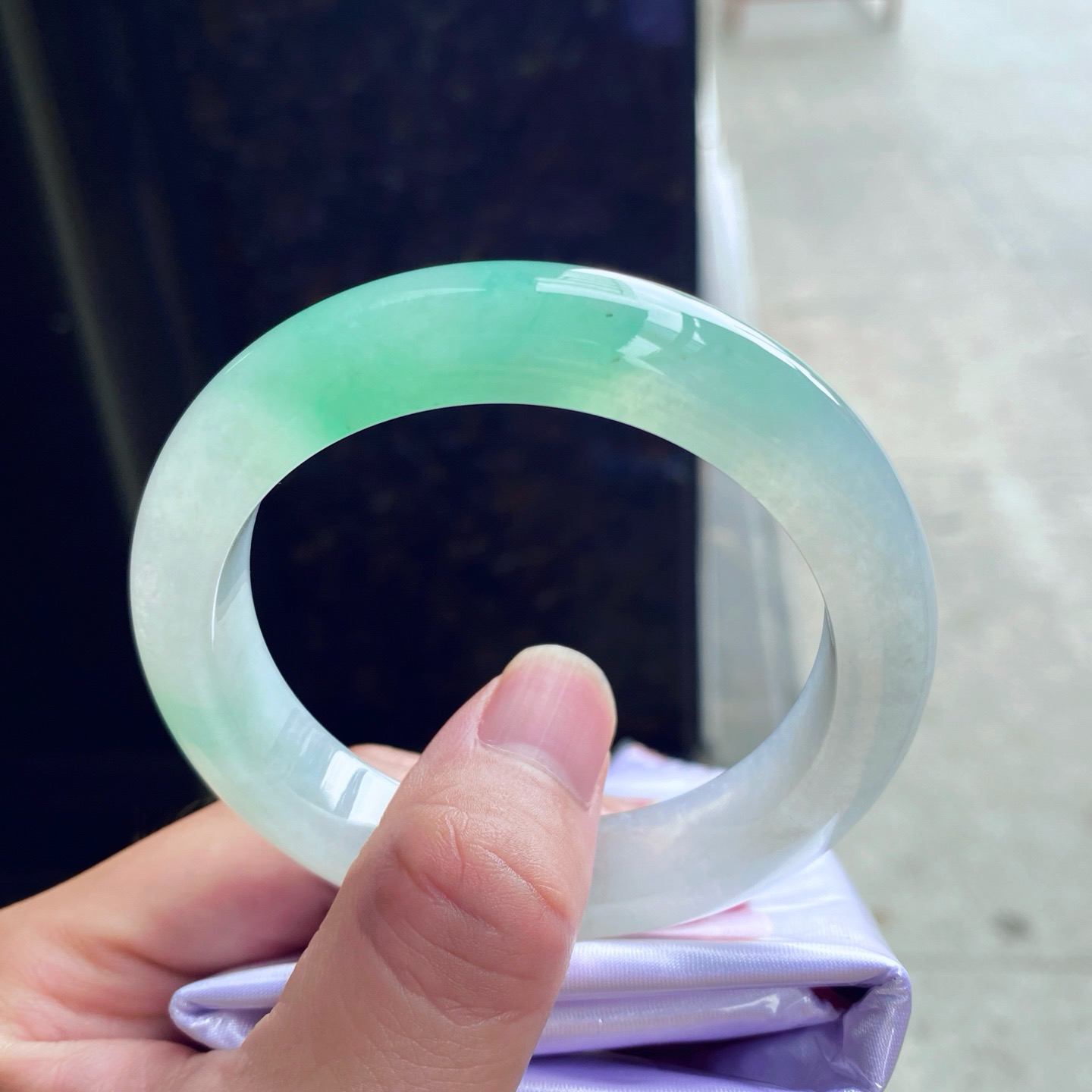 圈口56.7-12.6-9.3    【冰种飘阳绿正圈手镯】圈口56  57可戴  质地细腻   种水好