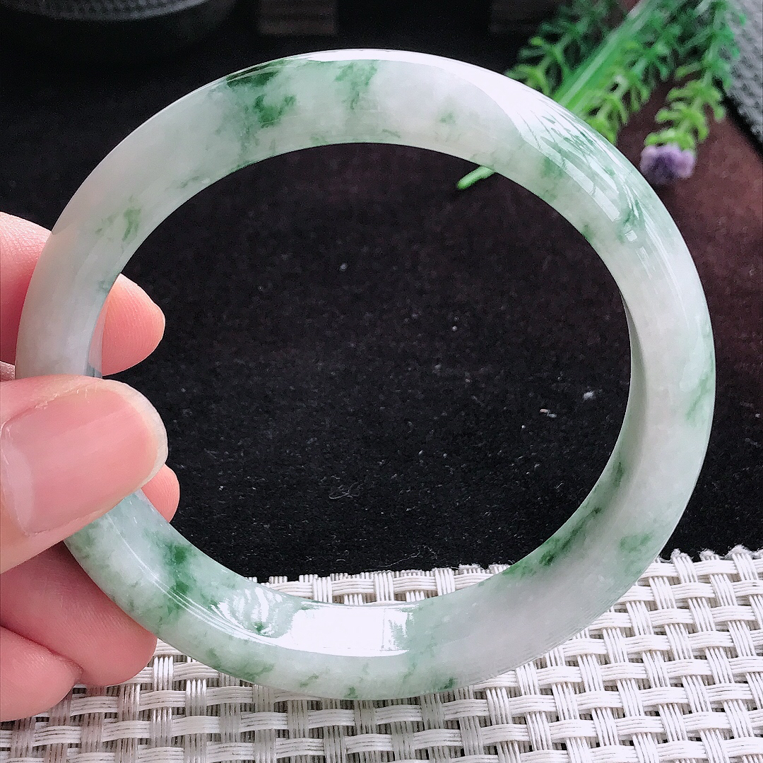实拍A货翡翠62/13.2/8.7大圈口老坑精美冰润飘花手镯宽边玉镯平安镯百搭