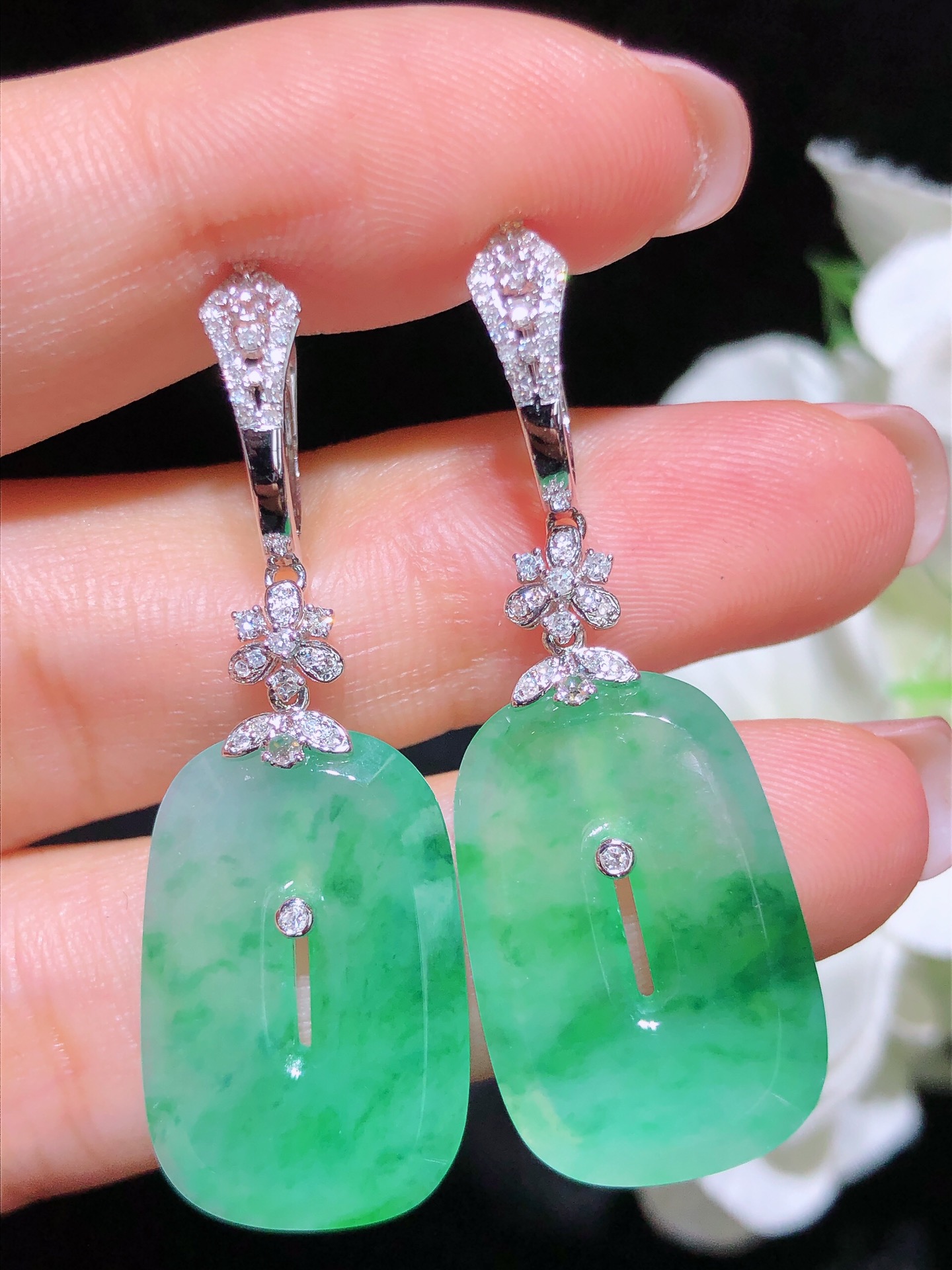 18K金镶 冰绿平安扣耳坠 无裂 水润色艳 品相饱满 苹果拍摄，实物更好看，40.2-14.2-2.5