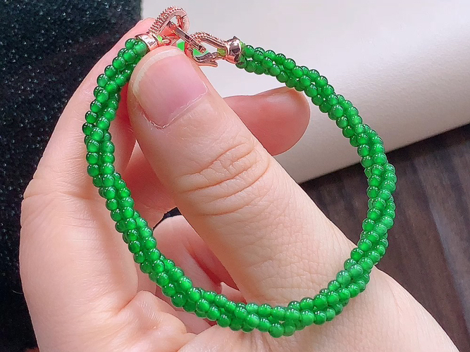 ️ 满绿手串，尺寸取一2.6mm，包A附证书