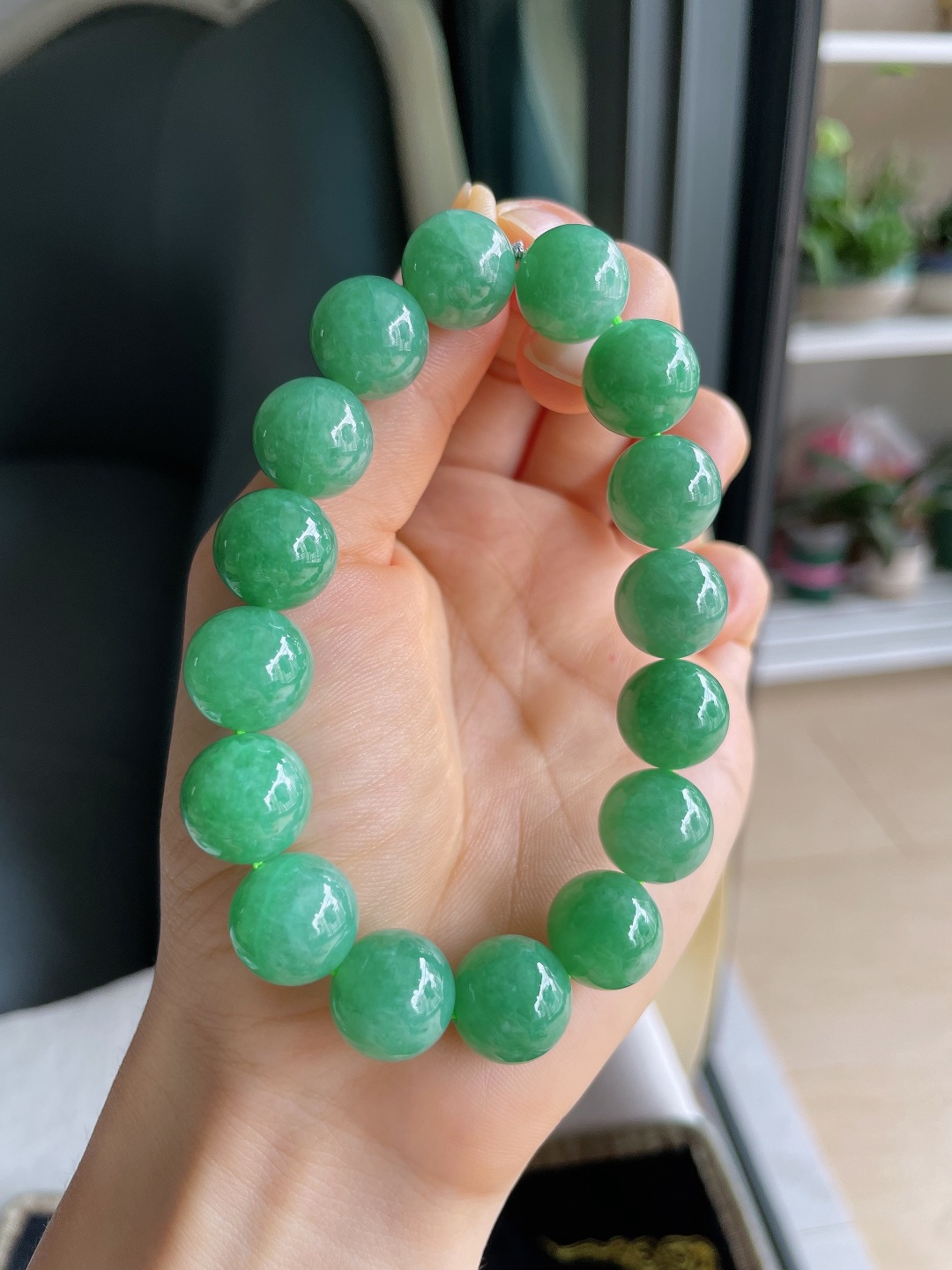 ️，缅甸天然翡翠A货，满绿手串，尺寸：13mm。【编4481】