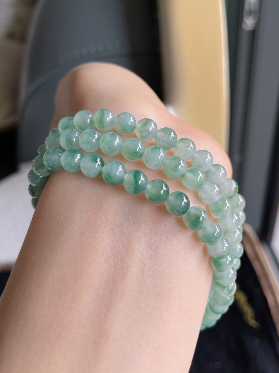 ️，缅甸天然翡翠A货，冰飘花珠链，尺寸：5.8mm108颗。【编2866】