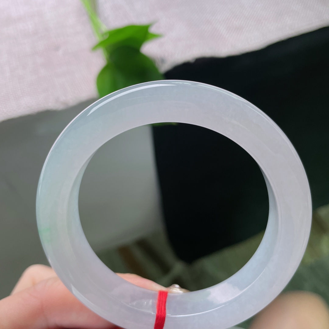 56.2/12.4/9.9，冰紫正圈，干净清润，种老，仿佛将细碎的冰棱与柔美的紫韵融合，无裂，ss55612a