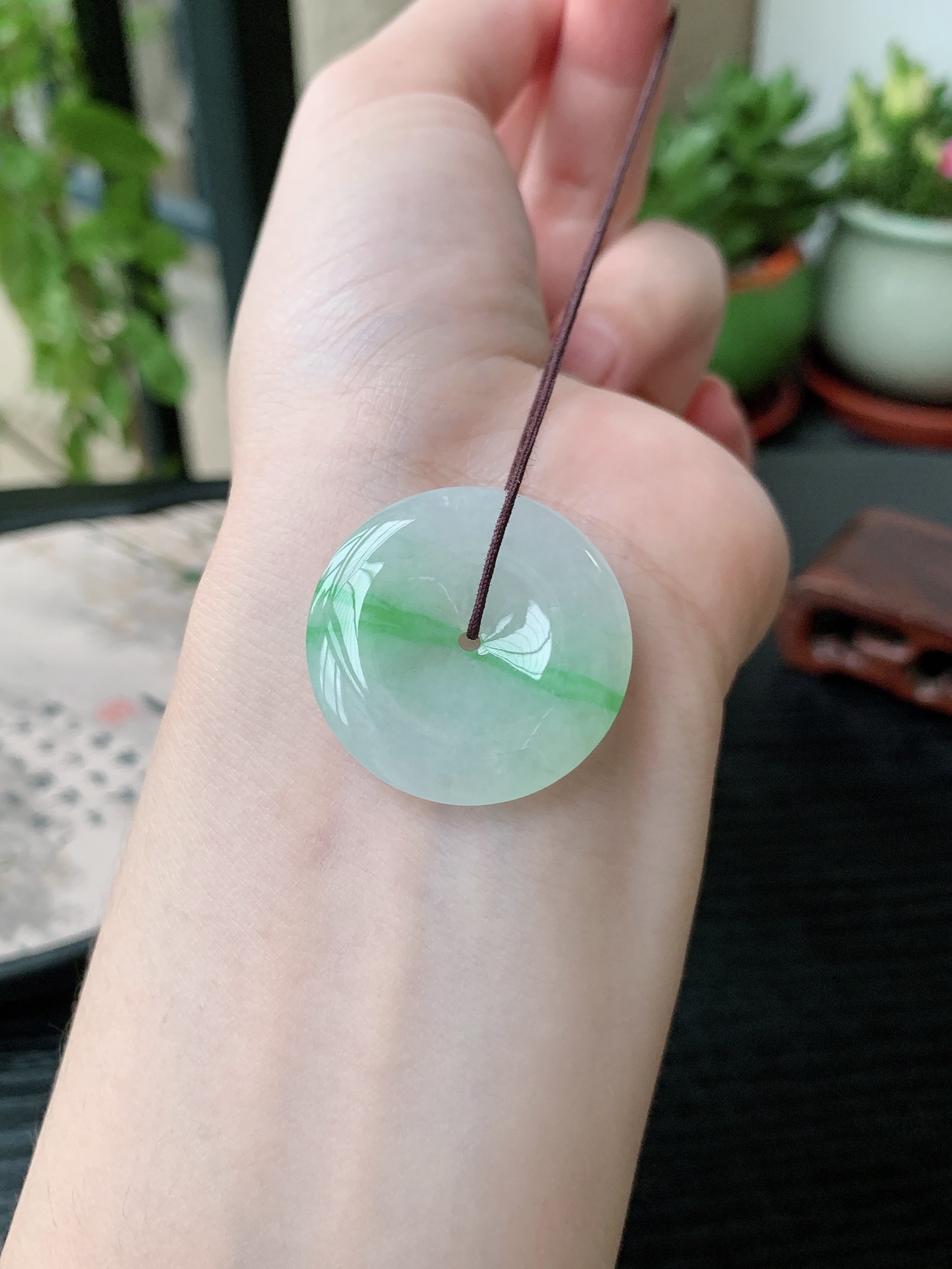 老坑冰种胶感飘阳绿平安扣吊坠,裸石尺寸:28.6-5.1mm