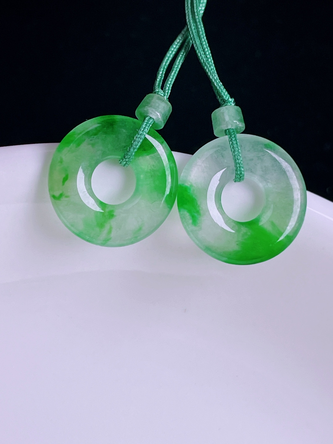 ️冰绿耳坠，老种起光，细底通透，尺寸：12/2mm0705