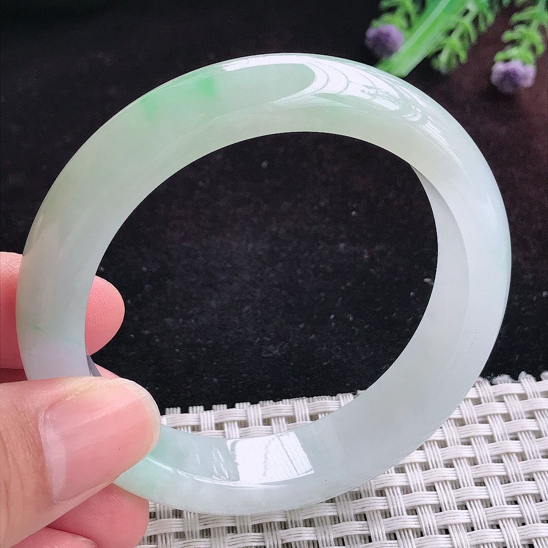 实拍A货翡翠56/13.6/8.8老坑冰润起胶飘阳绿手镯宽边玉镯平安镯百搭