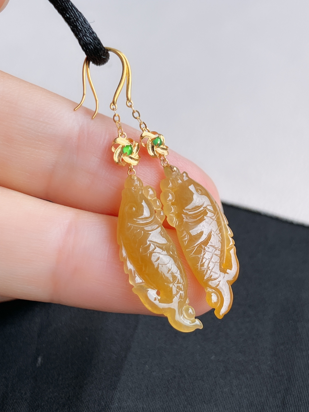 冰黄小鱼儿耳环，简约时尚，尺寸43.6/25/9.3/4/自然光实拍