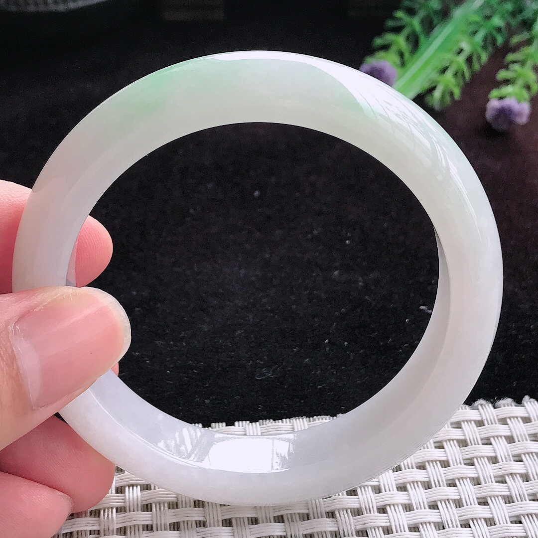 实拍A货翡翠55.5/12.8/8.7老坑冰润起胶飘绿手镯宽边玉镯平安镯百搭
