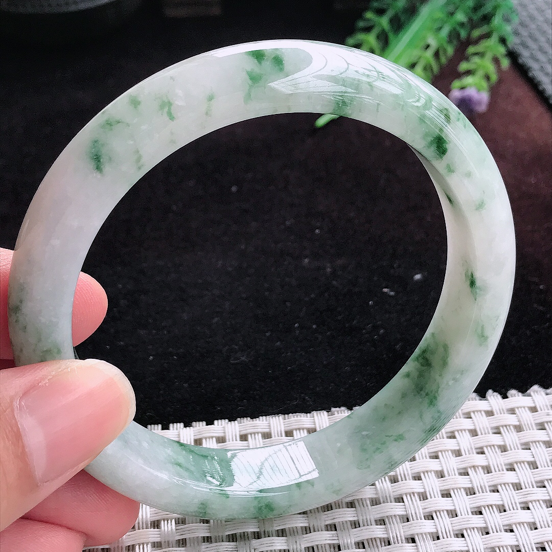 实拍A货翡翠62/13.2/8.7大圈口老坑精美冰润飘花手镯宽边玉镯平安镯百搭