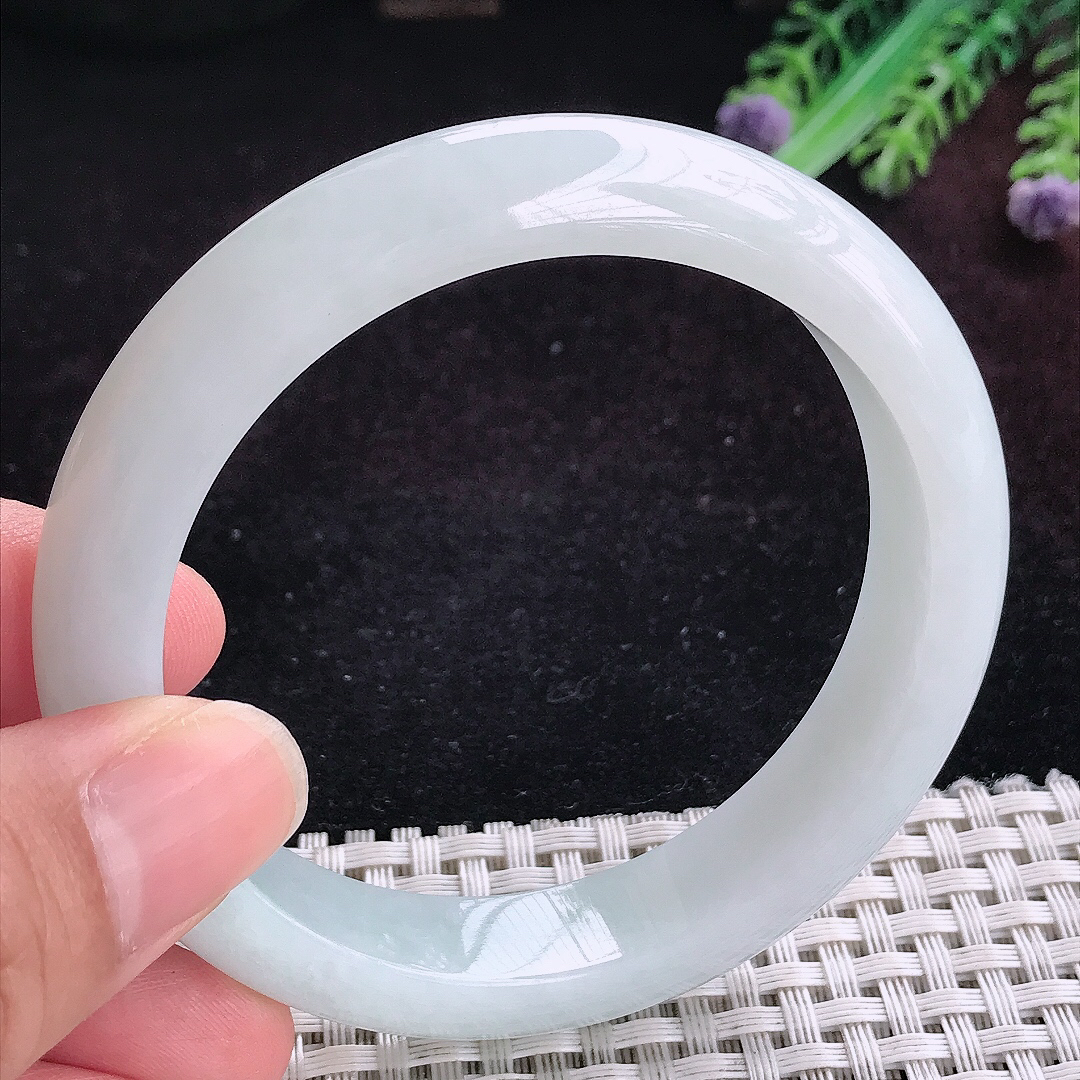 实拍A货翡翠57/12.5/8.5老坑冰润起胶白月光手镯宽边玉镯平安镯百搭