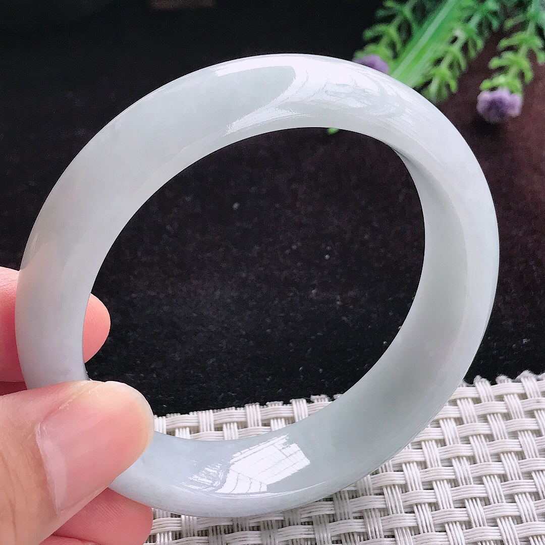 实拍A货翡翠56.8/15.8/8.6老坑秀气温润手镯宽边玉镯平安镯百搭