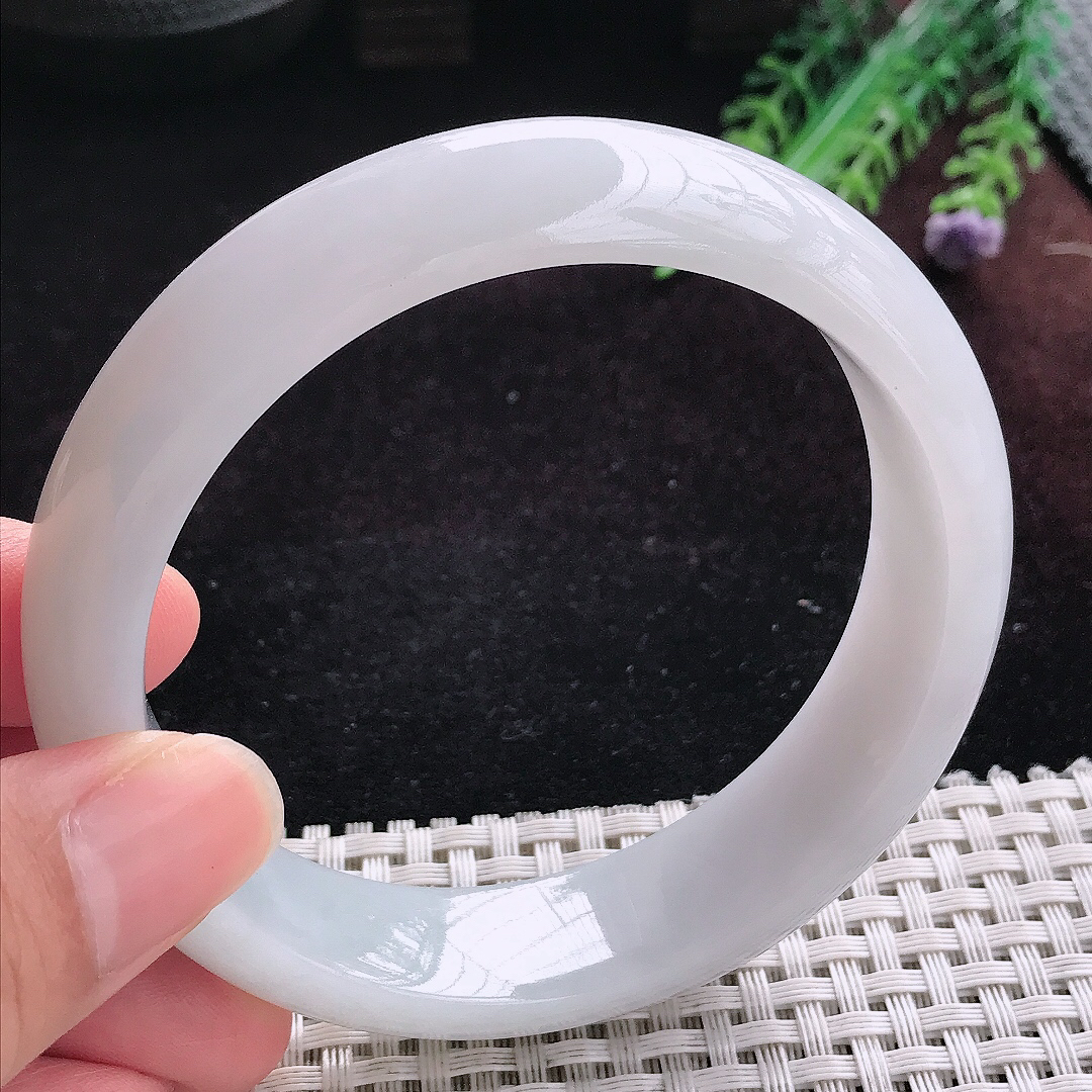 实拍A货翡翠62.5/16.3/8.8大圈口老坑温润白净手镯宽边玉镯平安镯百搭