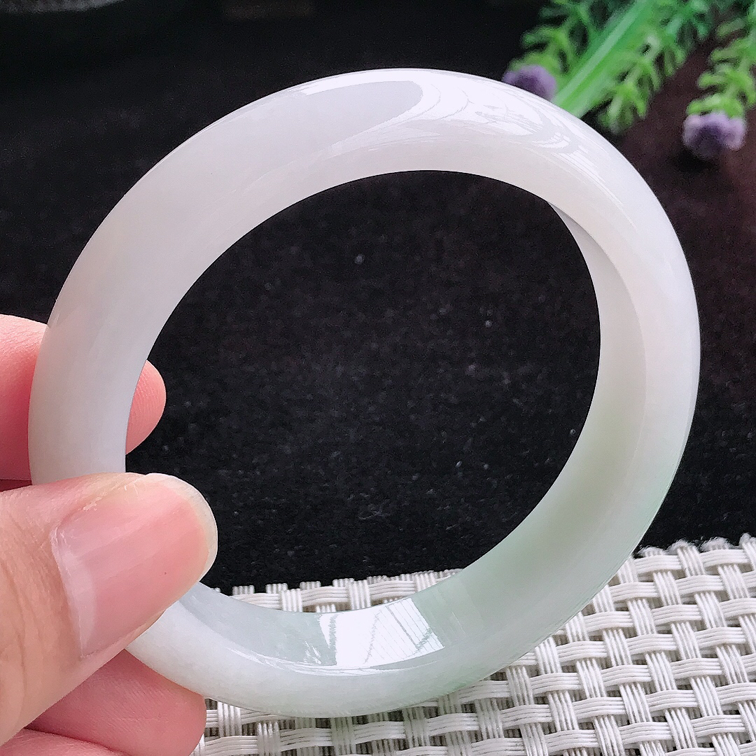 实拍A货翡翠55.5/12.8/8.7老坑冰润起胶飘绿手镯宽边玉镯平安镯百搭