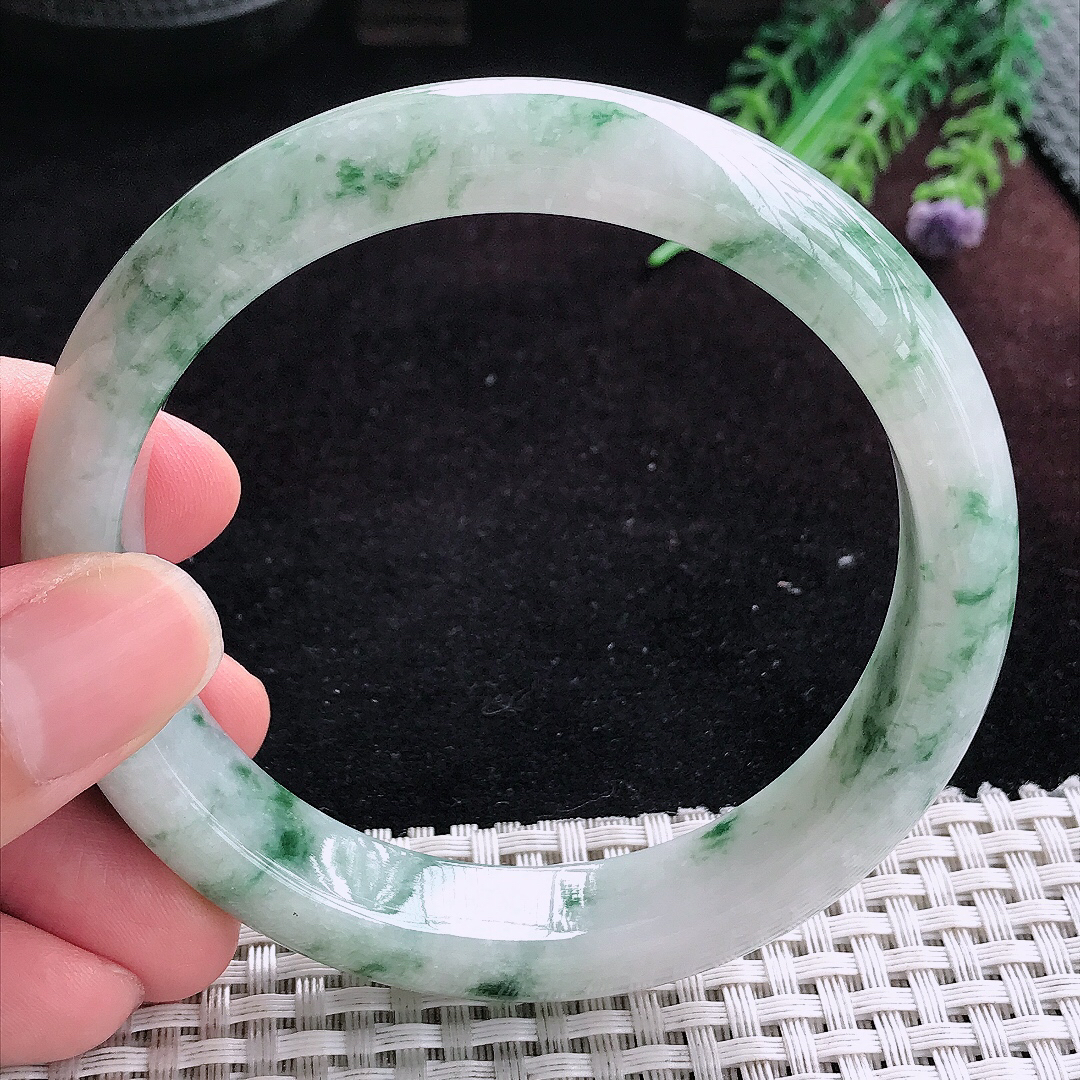 实拍A货翡翠62/13.2/8.7大圈口老坑精美冰润飘花手镯宽边玉镯平安镯百搭