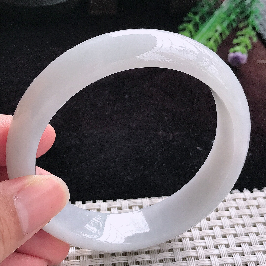 实拍A货翡翠62.5/16.3/8.8大圈口老坑温润白净手镯宽边玉镯平安镯百搭