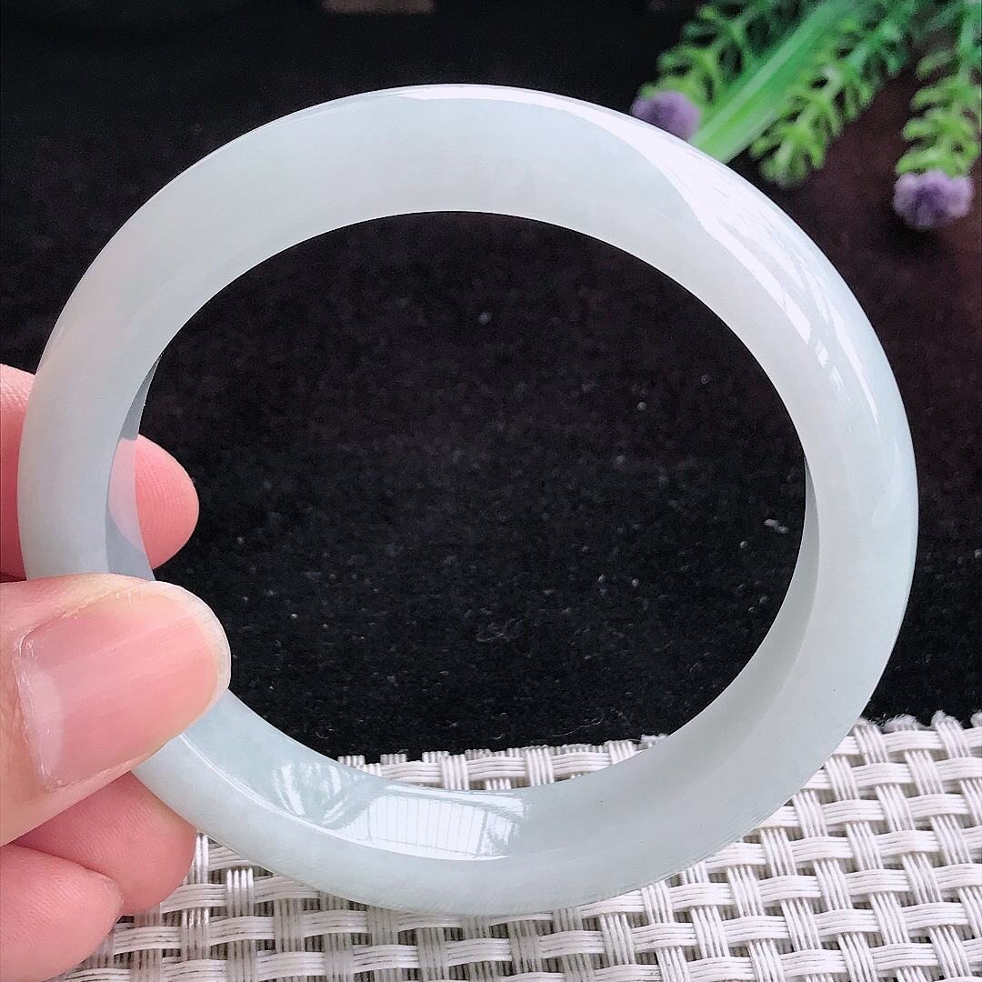 实拍A货翡翠57/12.5/8.5老坑冰润起胶白月光手镯宽边玉镯平安镯百搭
